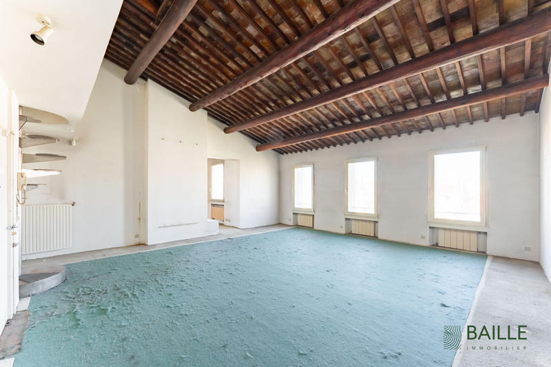 Appartement - 228 m² - 5 pièces