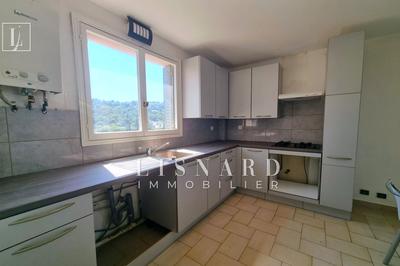 Appartement - 70 m² - 4 pièces