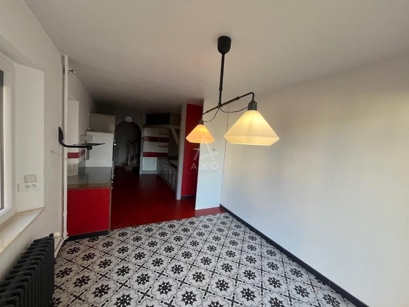 Maison - 250 m² - 8 pièces