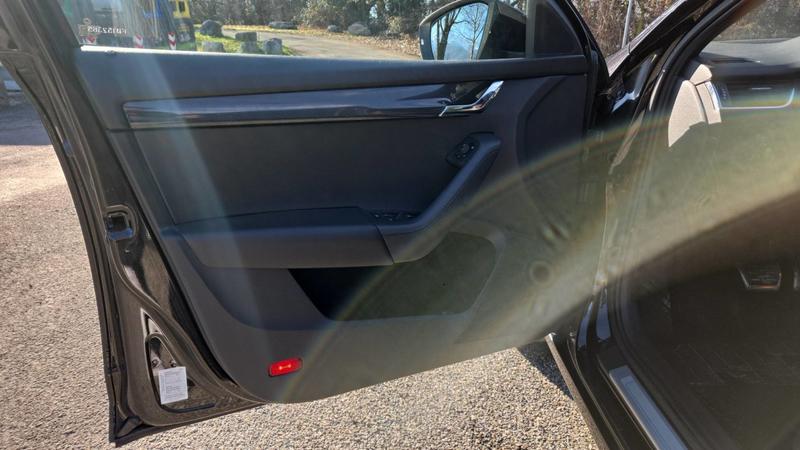 Skoda Octavia Combi Rs 2.0 TFSi 220 Dsg6