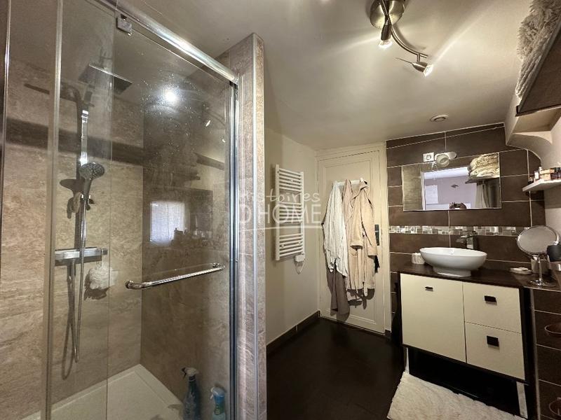 Immeuble - 140 m² - 6 pièces