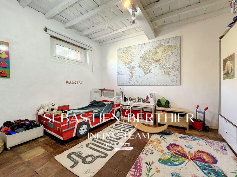 Maison - 180 m² - 6 pièces