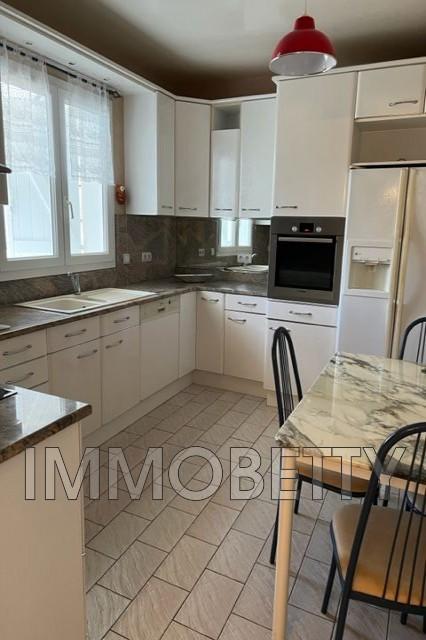 Maison - 180 m² - 7 pièces