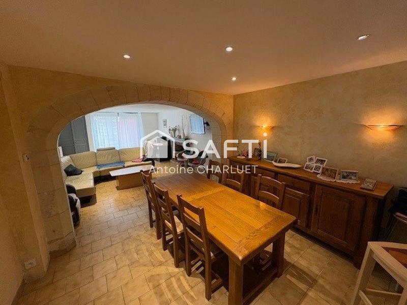 Maison - 238 m² - 6 pièces