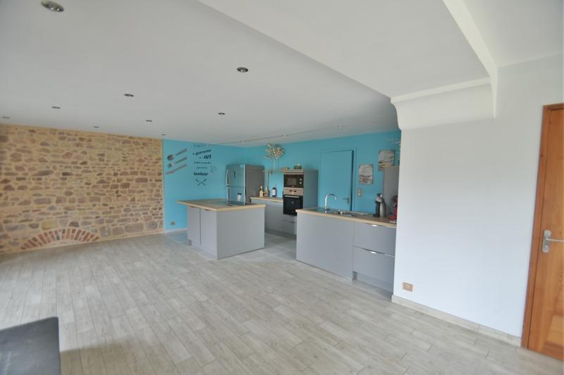 Maison - 270 m² - 9 pièces