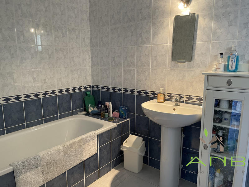 Maison - 210 m² - 6 pièces