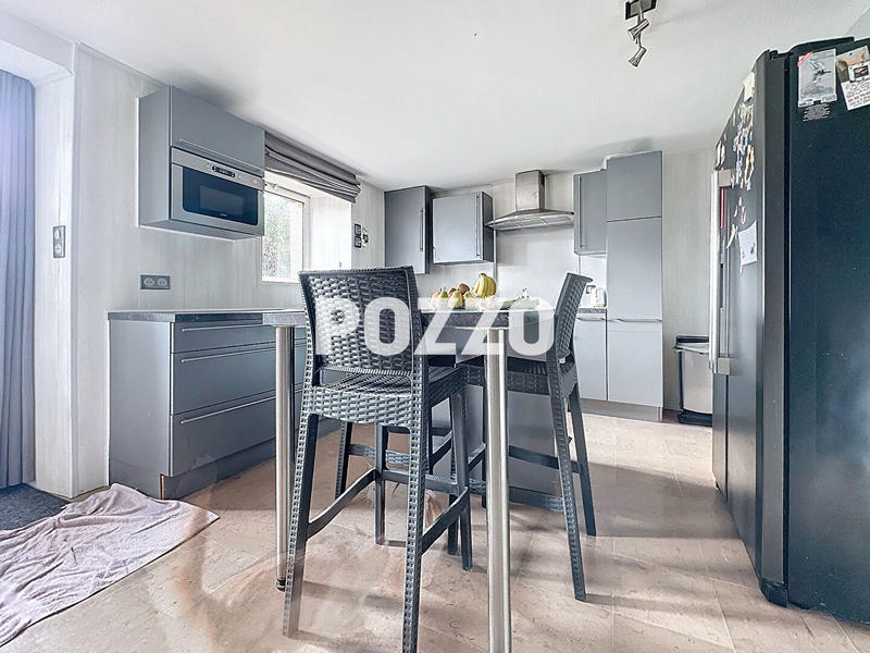 Maison - 268 m² - 9 pièces