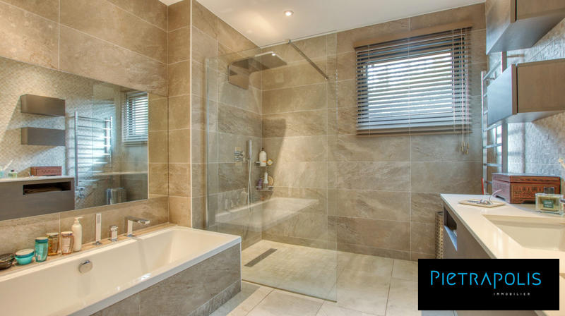 Maison contemporaine - 210 m² - 5 pièces