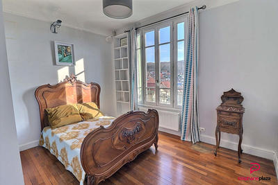 Maison - 185 m² - 7 pièces