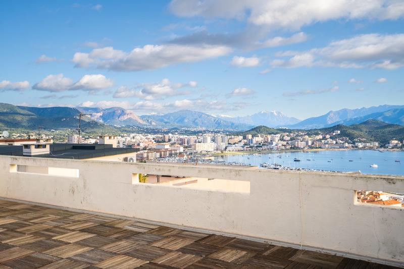 Appartement - 93 m² - 4 pièces