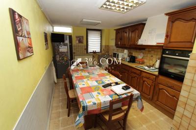 Maison - 243 m² - 10 pièces