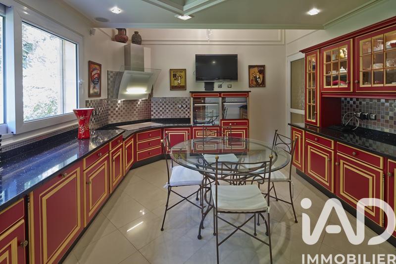 Maison - 296 m² - 10 pièces