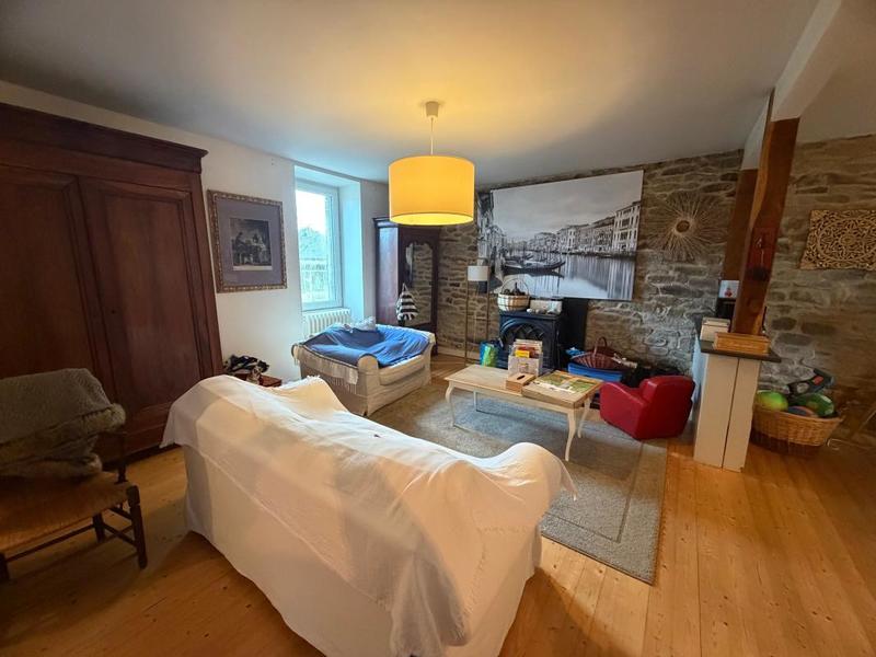 Maison - 220 m² - 9 pièces