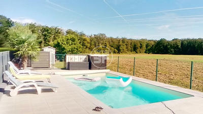 Maison - 260 m² - 6 pièces