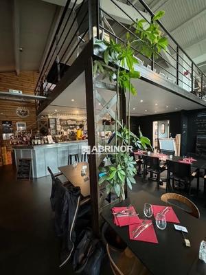 Services - 220 m² - 4 pièces