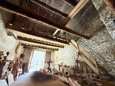 Maison - 190 m² - 2 pièces