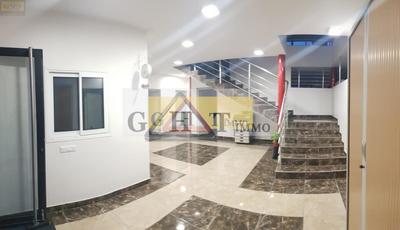 Entrepôt - 1 050 m²