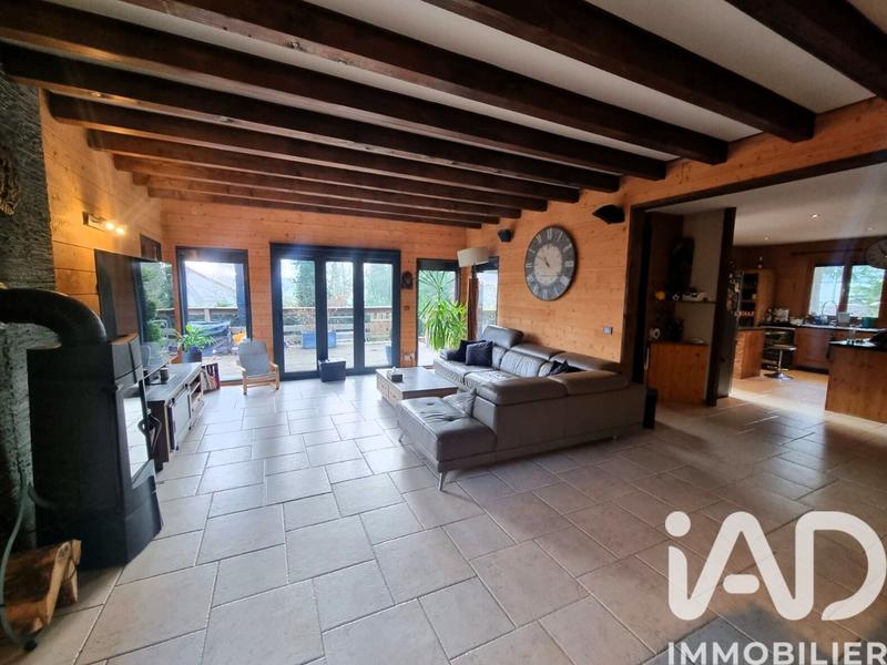 Maison - 185 m² - 8 pièces