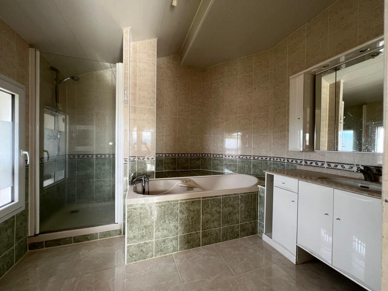 Appartement - 85 m² - 4 pièces