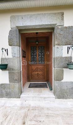 Pavillon - 210 m² - 8 pièces