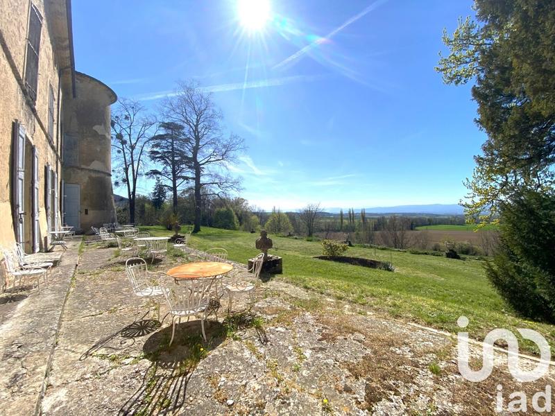 Château - 1 380 m² - 30 pièces