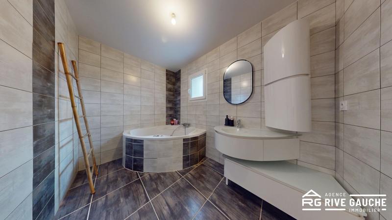 Maison - 151 m² - 6 pièces