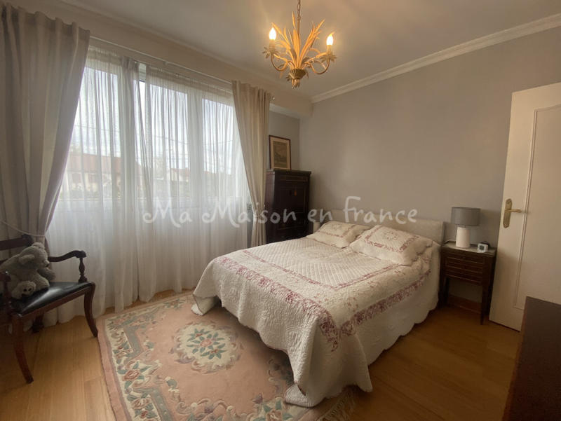 Maison - 200 m² - 7 pièces