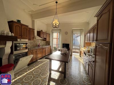 Maison - 230 m² - 5 pièces