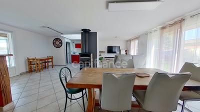 Maison - 152 m² - 8 pièces