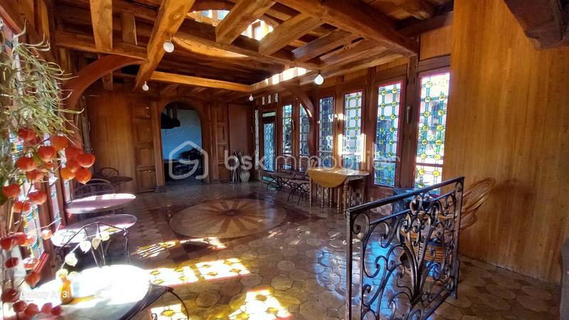 Demeure - 310 m² - 8 pièces