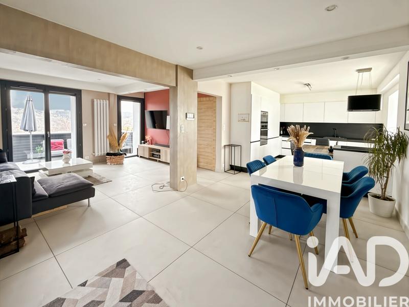 Maison - 90 m² - 4 pièces