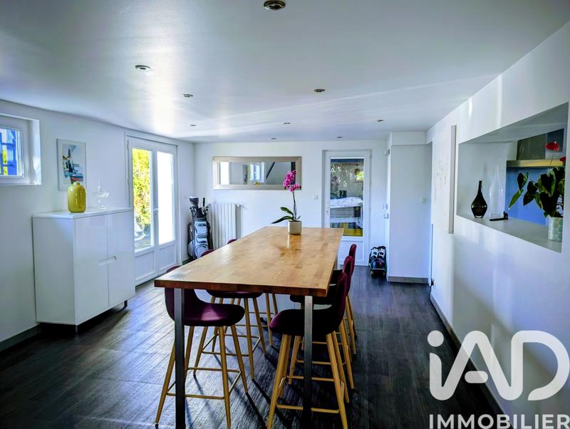 Maison - 182 m² - 6 pièces