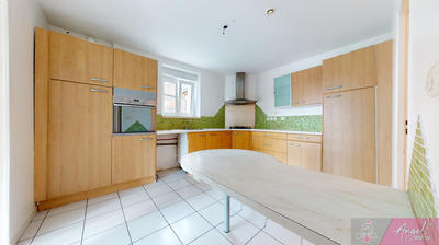 Appartement - 145 m² - 6 pièces