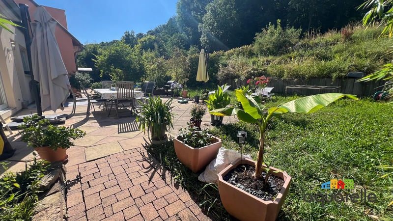 Maison - 250 m² - 7 pièces