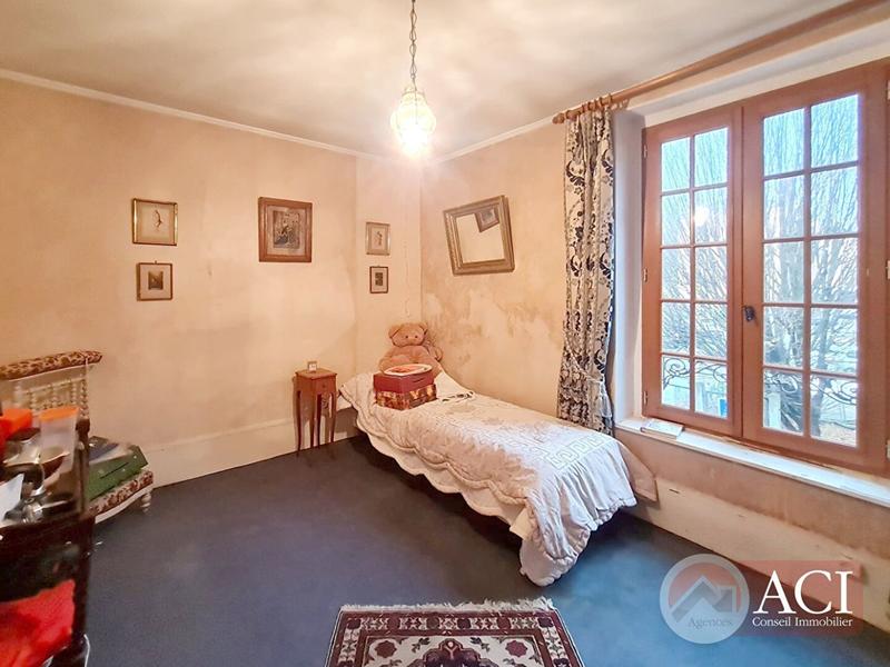 Maison - 280 m² - 5 pièces