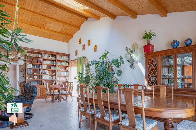 Maison - 332 m² - 10 pièces