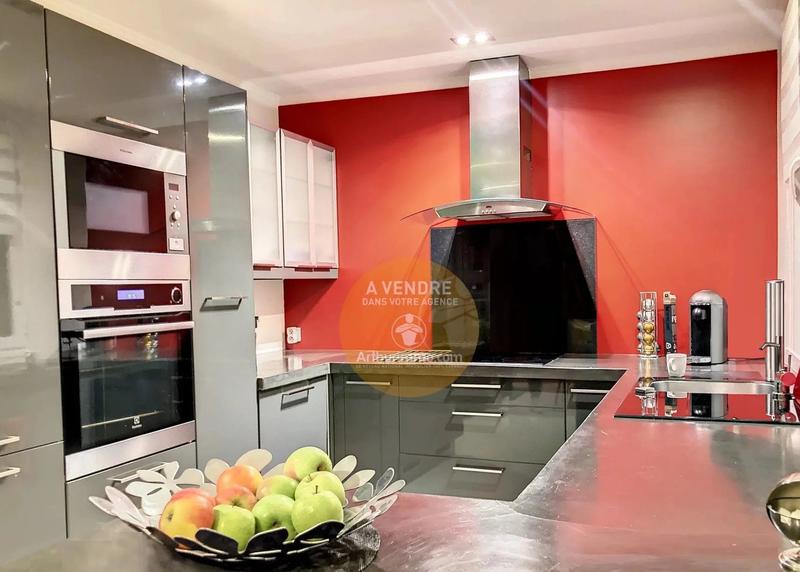 Maison - 135 m² - 8 pièces