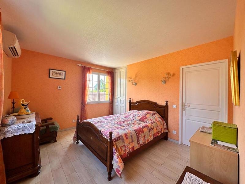 Maison - 180 m² - 6 pièces