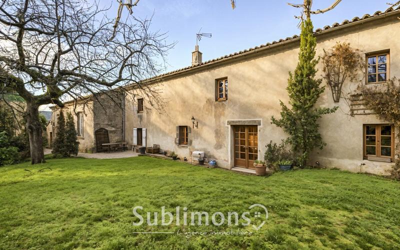 Maison ancienne - 200 m² - 8 pièces