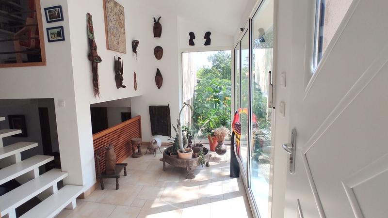 Maison - 242 m² - 7 pièces