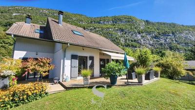 Maison - 111 m² - 6 pièces