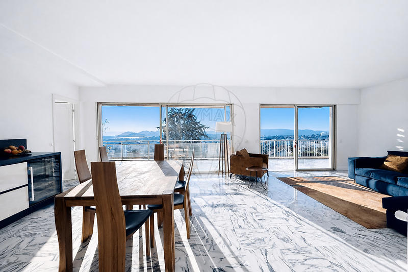 Appartement - 101 m² - 4 pièces