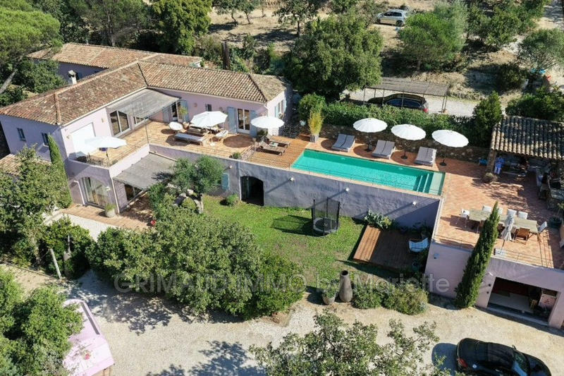 Villa - 280 m² - 10 pièces