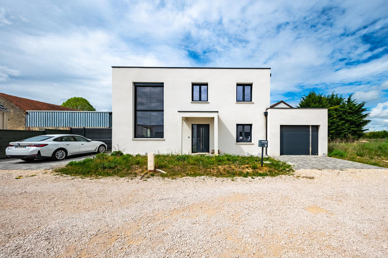 Maison - 168 m² - 6 pièces