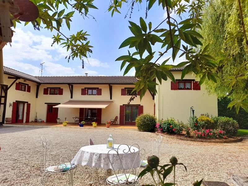 Maison - 239 m² - 11 pièces