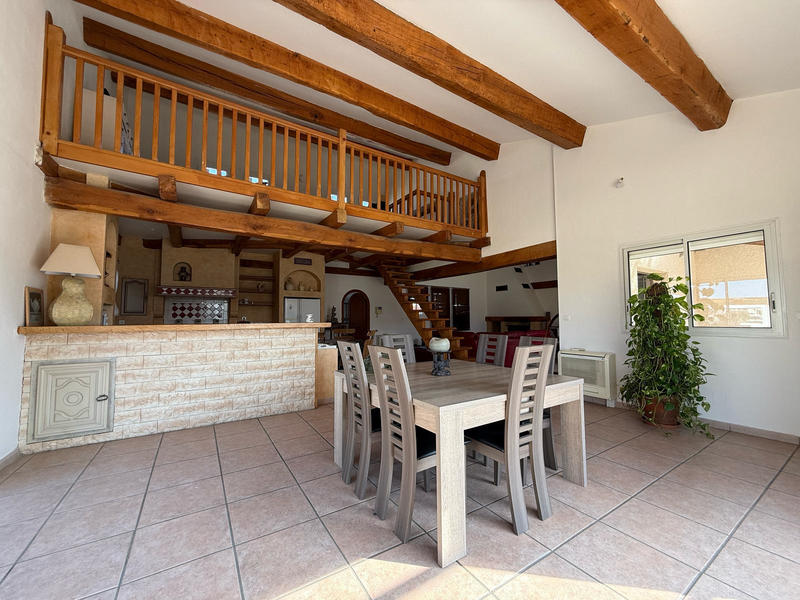 Villa - 180 m² - 4 pièces