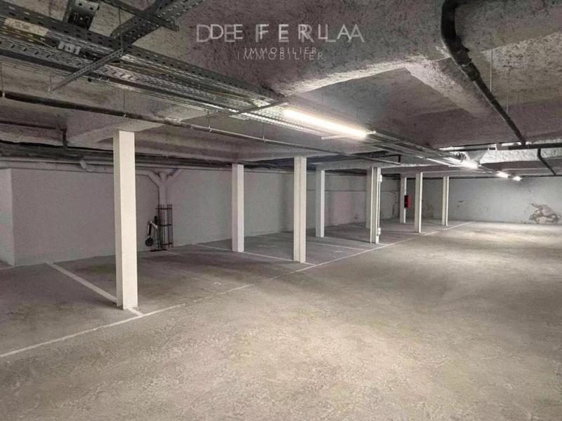 Parking - 592 m²