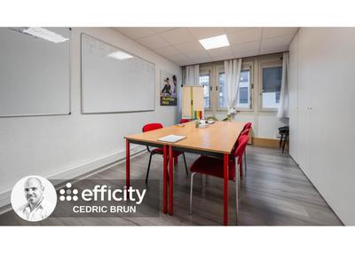 Bureau - 97 m² - 6 pièces