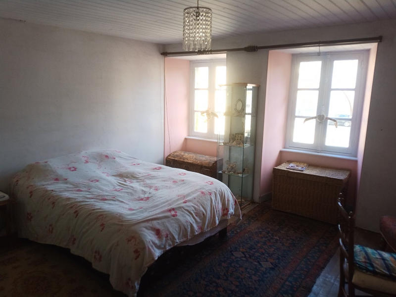 Maison - 168 m² - 8 pièces