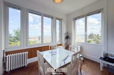 Maison - 128 m² - 7 pièces